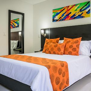 Hotel Montes De La Castellana